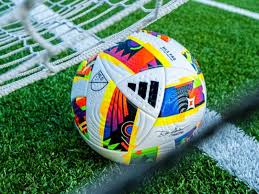 Khám phá thế giới bóng đá thú vị